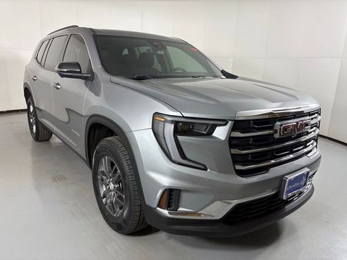 Used 2025 GMC Acadia Elevation image 2