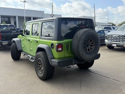 Used 2018 Jeep Wrangler Unlimited Sport S AWD/4WD image 7