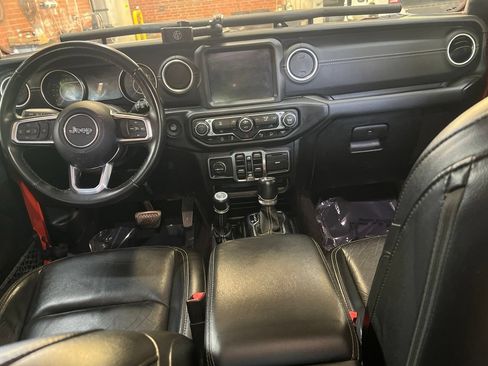 Used 2020 Jeep Wrangler Unlimited Sahara AWD/4WD image 17