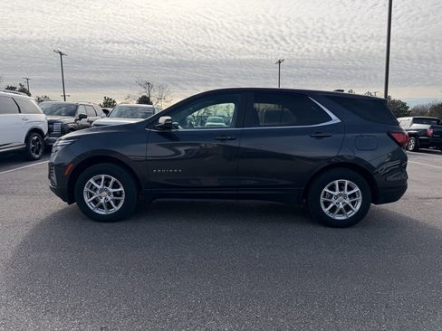 Used 2023 Chevrolet Equinox LT image 2