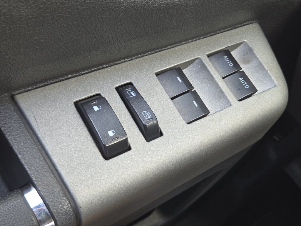 Used 2014 Ford F250 Lariat w/ Lariat Ultimate Package AWD/4WD image 32