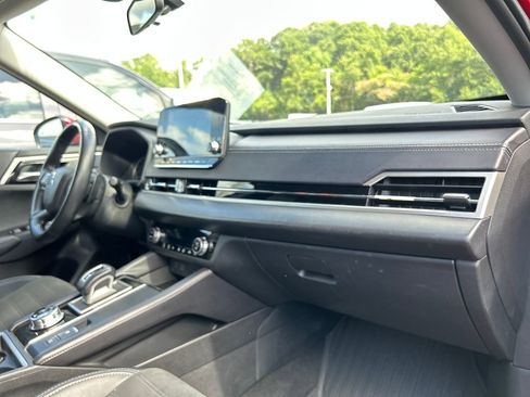 Used 2024 Mitsubishi Outlander SE AWD/4WD image 15