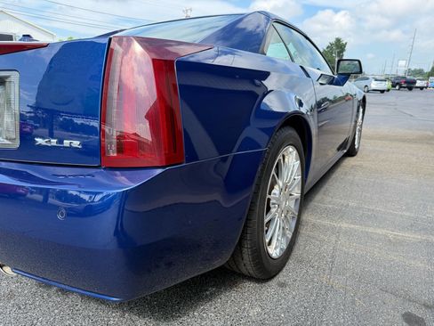 Used 2005 Cadillac XLR image 13