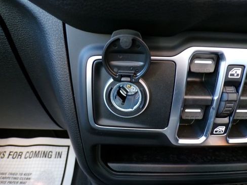 New 2026 Jeep Wrangler Unlimited Sport w/ Convenience Group image 21