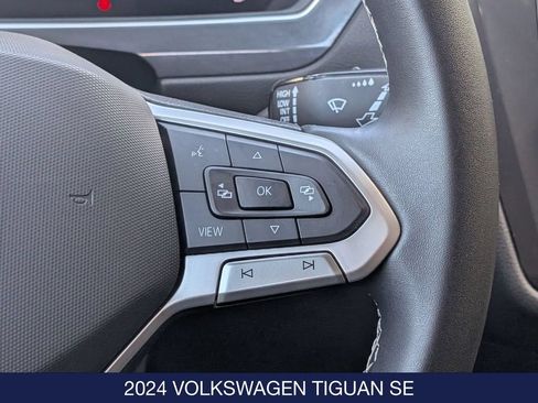 Used 2024 Volkswagen Tiguan SE AWD/4WD image 20