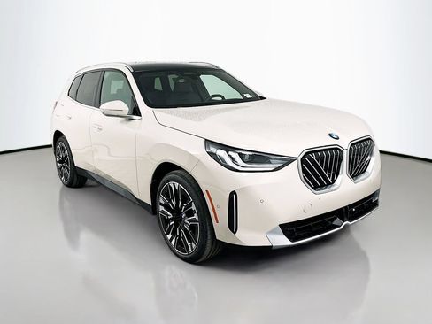 Used 2025 BMW X3 xDrive30i w/ Premium Package AWD/4WD image 3