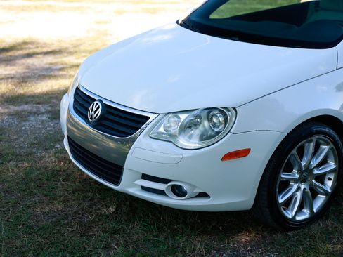 Used 2011 Volkswagen Eos Lux image 30