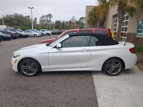 Used 2018 BMW 230i Convertible image 2