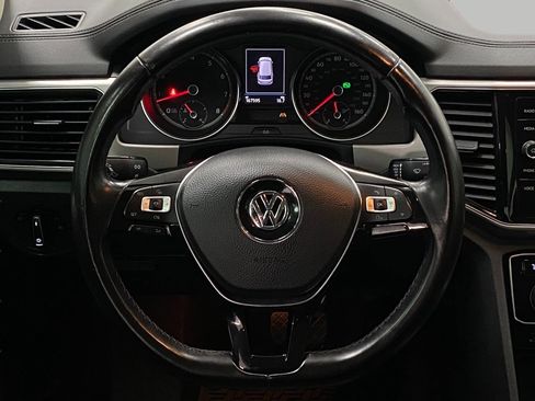 Used 2018 Volkswagen Atlas SEL AWD/4WD image 16