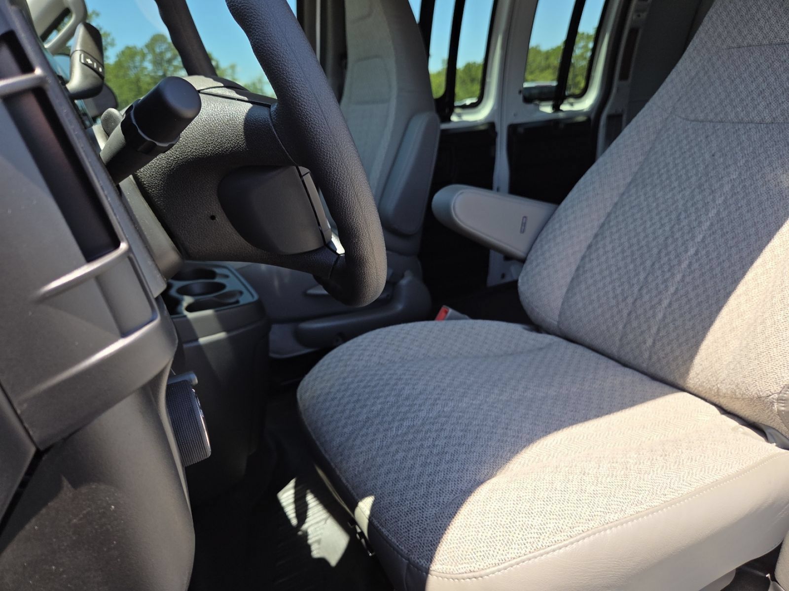 New 2026 GMC Savana 3500 Extended w/ Driver Convenience Package RWD image 21