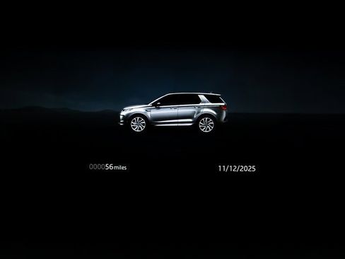 Certified 2025 Land Rover Discovery Sport Dynamic SE image 17