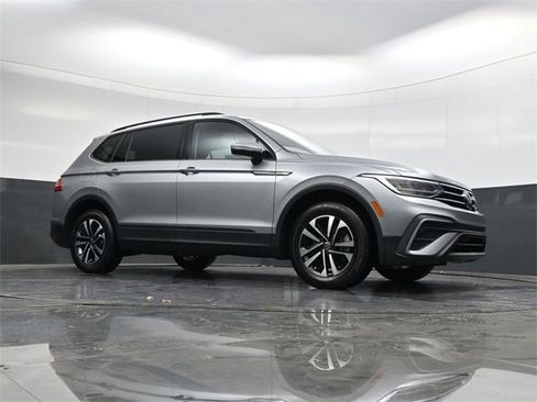 Used 2023 Volkswagen Tiguan S image 34