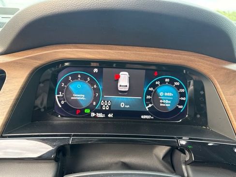 Used 2025 Volkswagen Atlas SE FWD image 29