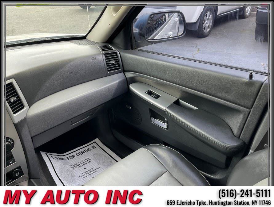 Used 2010 Jeep Grand Cherokee Laredo AWD/4WD image 11