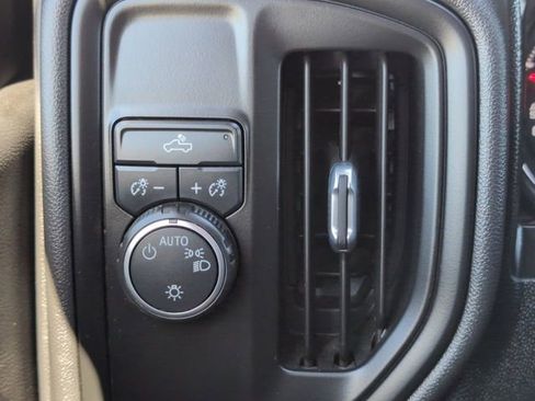 Certified 2021 Chevrolet Silverado 1500 Custom image 16