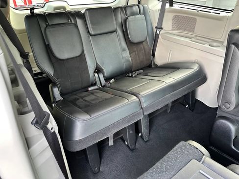 Used 2016 Dodge Grand Caravan SXT FWD image 20