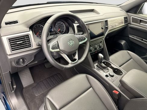 Used 2020 Volkswagen Atlas Cross Sport SE image 9