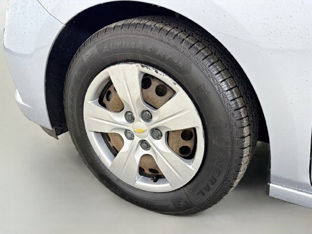 Used 2017 Chevrolet Cruze LS FWD image 30