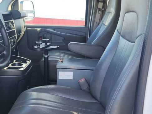 Used 2014 Chevrolet Express 2500 image 26