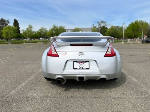 Used 2009 Nissan 370Z Touring w/ Sport Pkg image 6