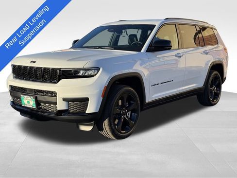 New 2025 Jeep Grand Cherokee L Altitude image 4