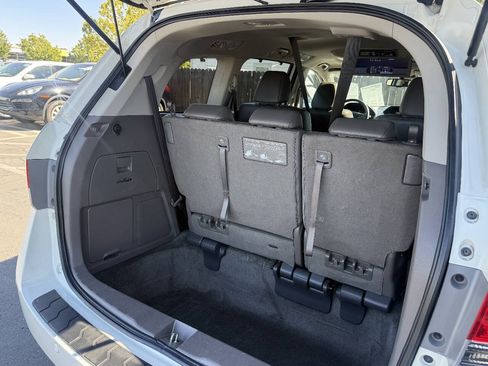 Used 2016 Honda Odyssey Touring Elite image 17