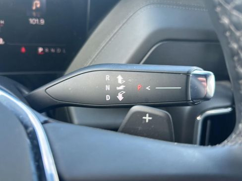 Used 2025 GMC Yukon XL Denali AWD/4WD image 32