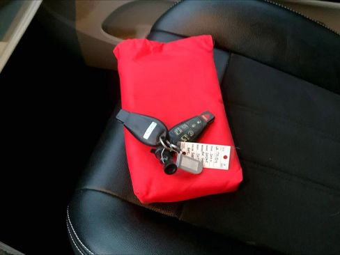 Used 2020 Dodge Grand Caravan SXT image 15