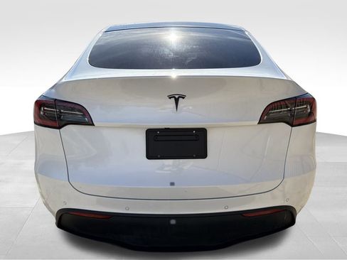 Used 2021 Tesla Model Y 2WD image 2