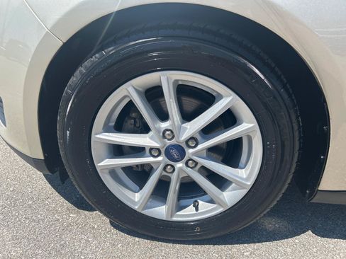 Used 2018 Ford Focus SE FWD image 11