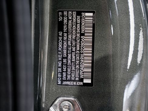 Used 2020 Porsche 911 Carrera 4S AWD/4WD image 49