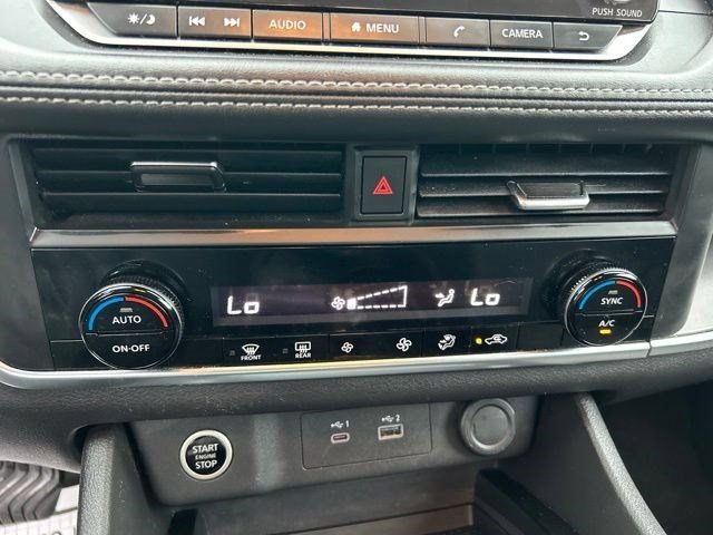 Used 2023 Nissan Rogue SV AWD/4WD image 32