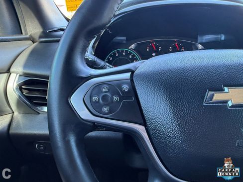 Used 2023 Chevrolet Traverse LT image 25