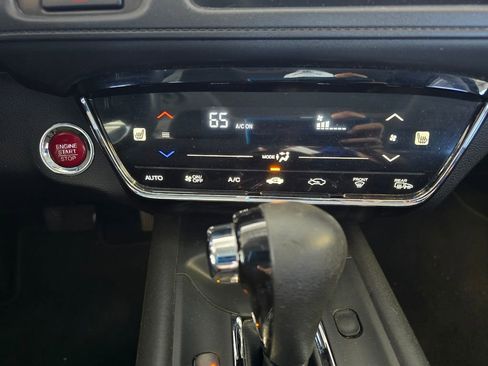 Used 2018 Honda HR-V EX image 9