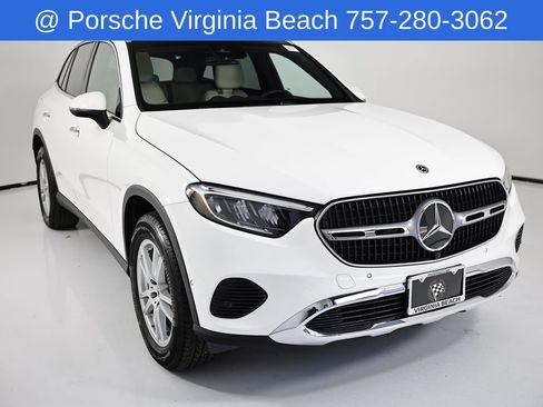 Used 2025 Mercedes-Benz GLC 300 4MATIC image 9