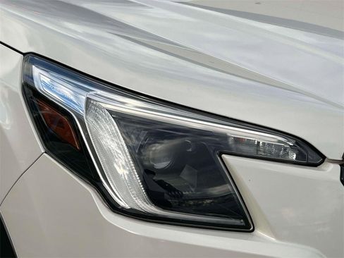 Used 2022 Subaru Forester Touring image 9