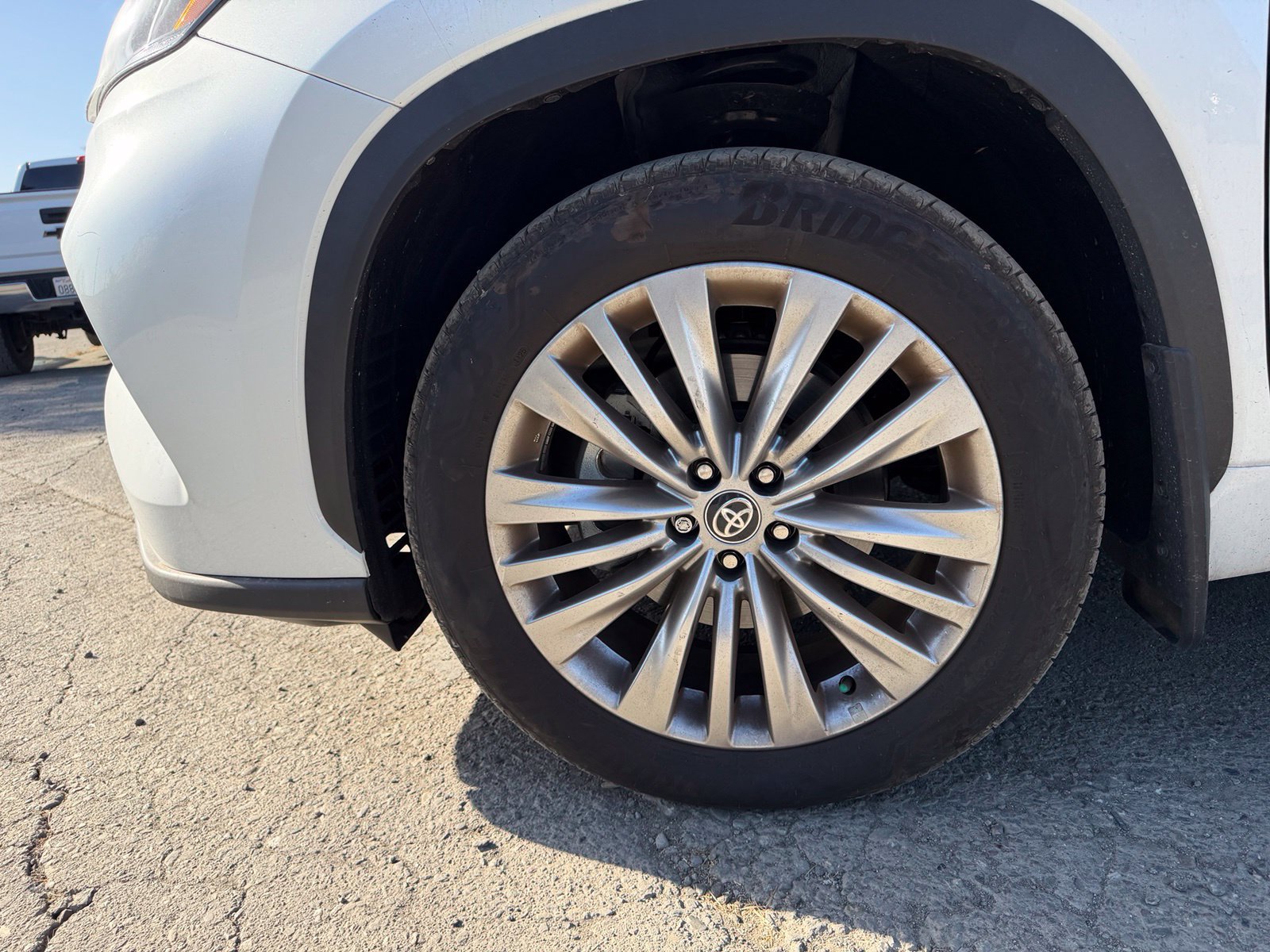 Used 2025 Toyota Highlander Platinum AWD/4WD image 9