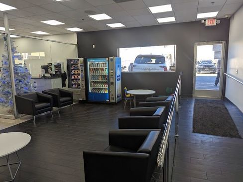 Used 2024 Chevrolet Suburban Premier RWD image 15