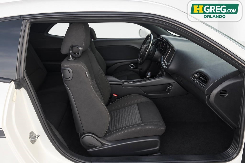 Used 2019 Dodge Challenger SXT RWD image 11