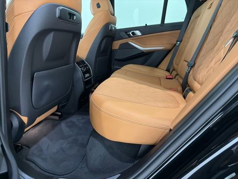 Certified 2024 BMW X5 xDrive40i w/ Premium Package AWD/4WD image 17