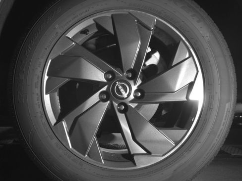 Used 2025 Nissan Rogue SV image 14