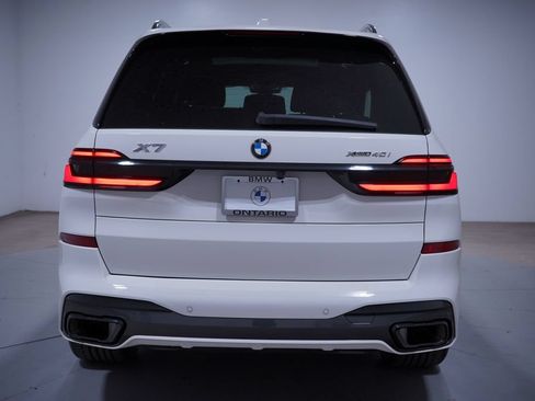 Used 2024 BMW X7 xDrive40i w/ M Sport Package AWD/4WD image 4