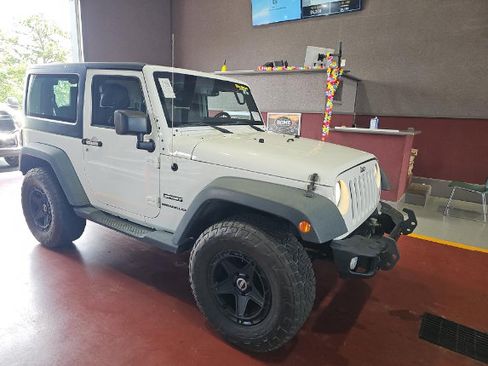 Used 2014 Jeep Wrangler Sport w/ Quick Order Package 24S AWD/4WD image 2