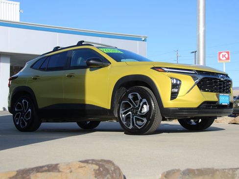 Used 2025 Chevrolet Trax RS image 5