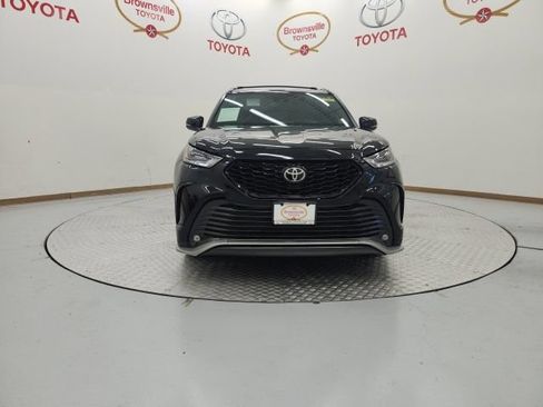 Used 2023 Toyota Highlander XSE FWD image 4
