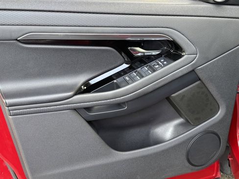 Used 2023 Land Rover Range Rover Evoque S image 12