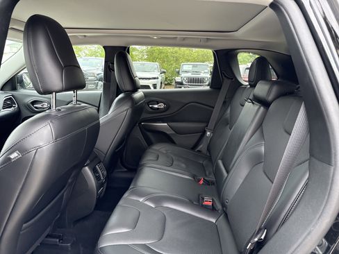 Used 2019 Jeep Cherokee Limited AWD/4WD image 31