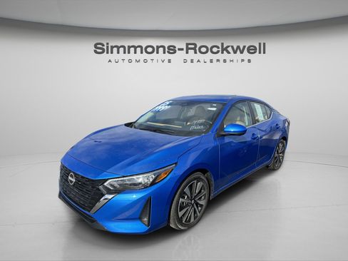 Used 2025 Nissan Sentra SV w/ SV Premium Package image 4