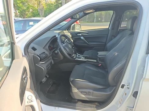 Used 2025 Mitsubishi Eclipse Cross AWD image 4