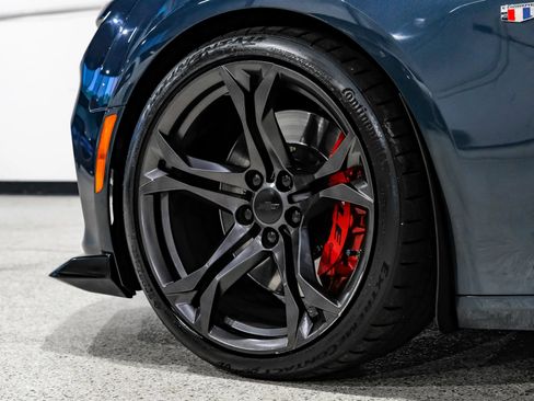 Used 2019 Chevrolet Camaro SS RWD image 58